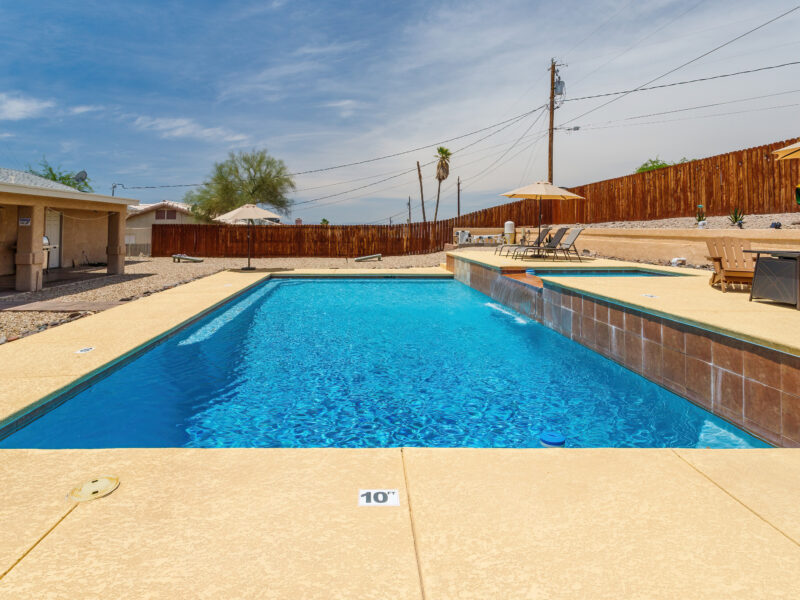 Blue Lagoon Lake Havasu - Huge Pool and Hot Tub Spa!!