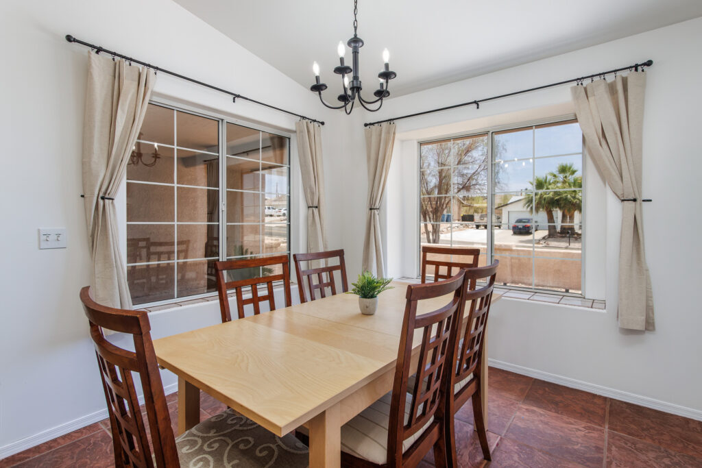 Blue Lagoon Lake Havasu - Huge Pool and Hot Tub Spa!!