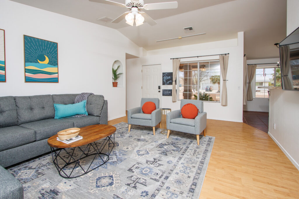 Blue Lagoon Lake Havasu - Huge Pool and Hot Tub Spa!!