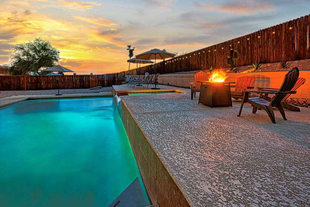 Blue Lagoon Lake Havasu - Huge Pool and Hot Tub Spa!!